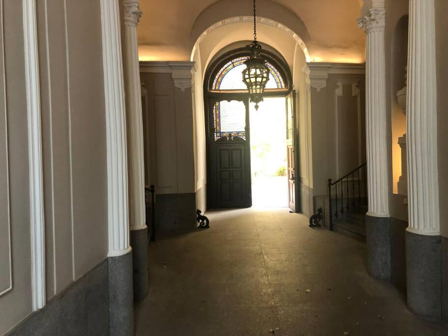 Cuesta Sto Domingo, Vive El Madrid De Los Austrias Exterior foto